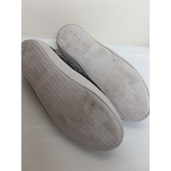 The Bradford Exchange Kitten Cats Sz 8.5 Wearable Art Sneakers Navy Blue - Picture 8 of 11